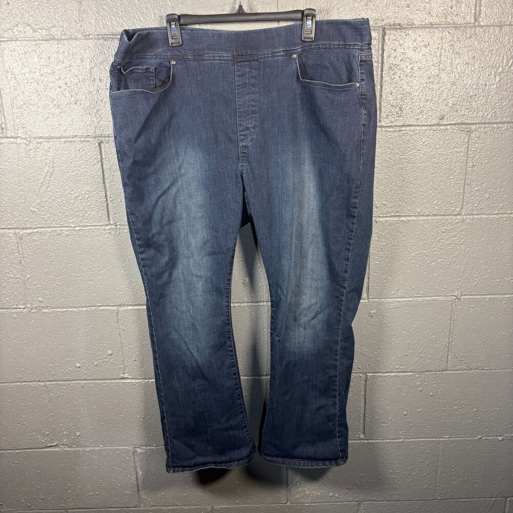 Signature by Levi Strauss & Co. Totally Shaping Pull-On Boot Cut Jeans